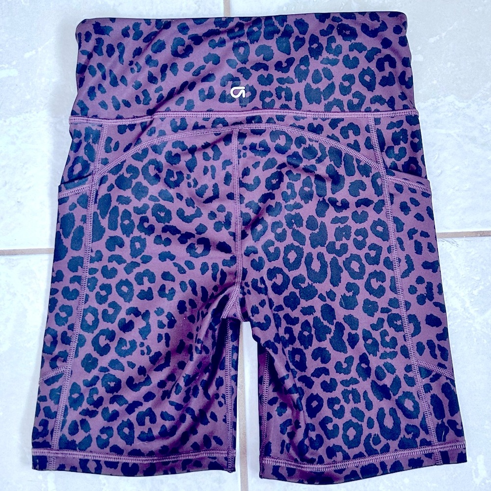 Never Worn 💥GapFit Recycled Power Leopard High Rise 7” Bike Shorts w Pockets! S - Picture 3 of 5